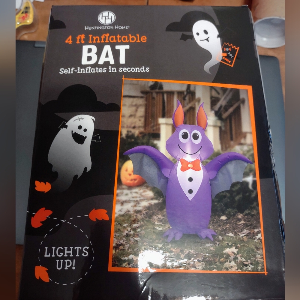 NIB 4' Inflatable Bat Halloween Decor Light up